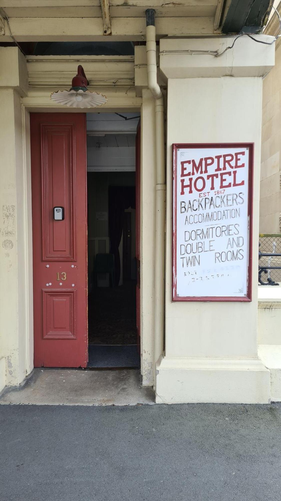 Empire Hotel Backpackers Oamaru Eksteriør billede