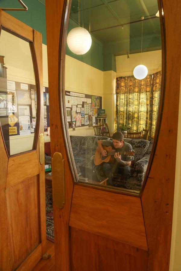 Empire Hotel Backpackers Oamaru Eksteriør billede
