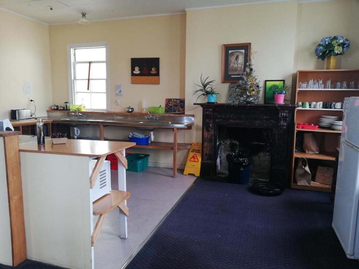 Empire Hotel Backpackers Oamaru Eksteriør billede