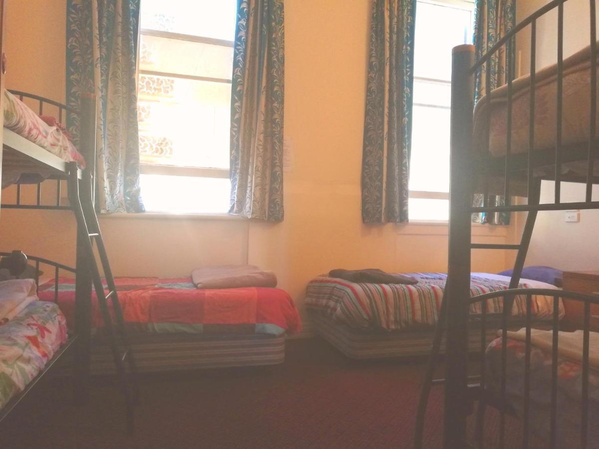 Empire Hotel Backpackers Oamaru Eksteriør billede