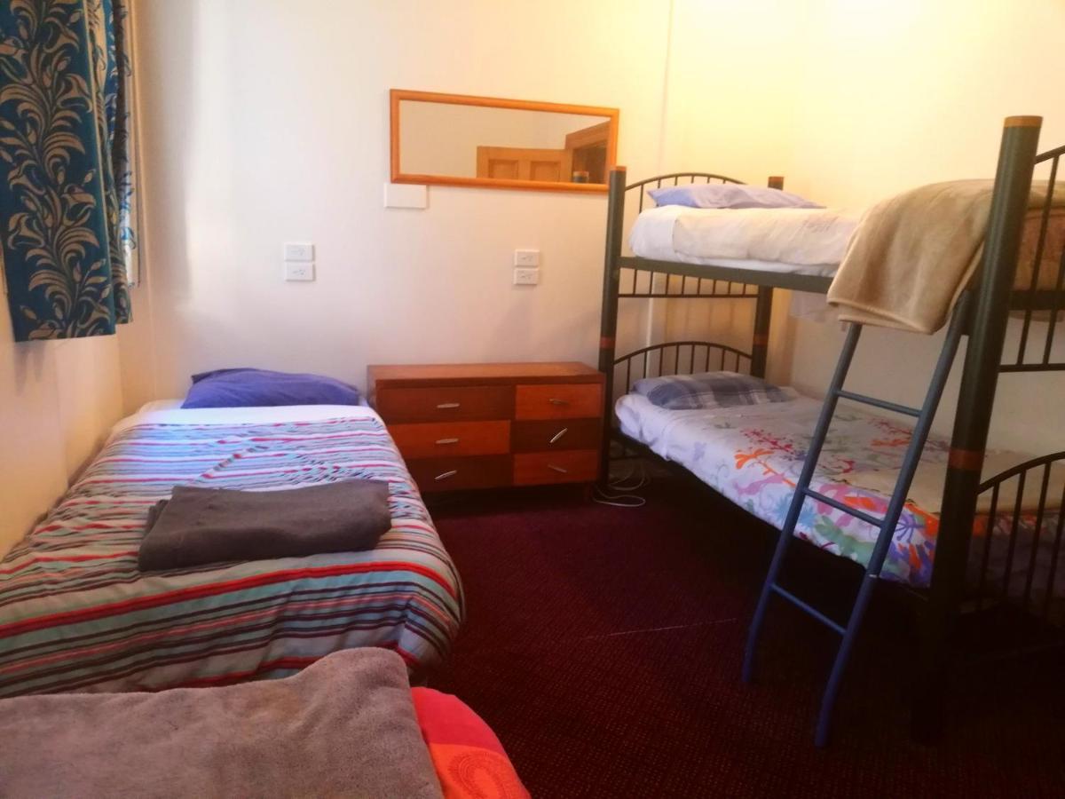Empire Hotel Backpackers Oamaru Eksteriør billede